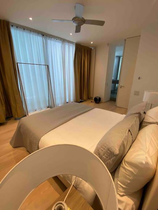 Сasa de vacaciones Stunning 4 Bed Mews House With Patio