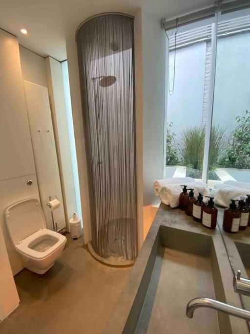 Stunning 4 Bed Mews House With Patio Сasa de vacaciones