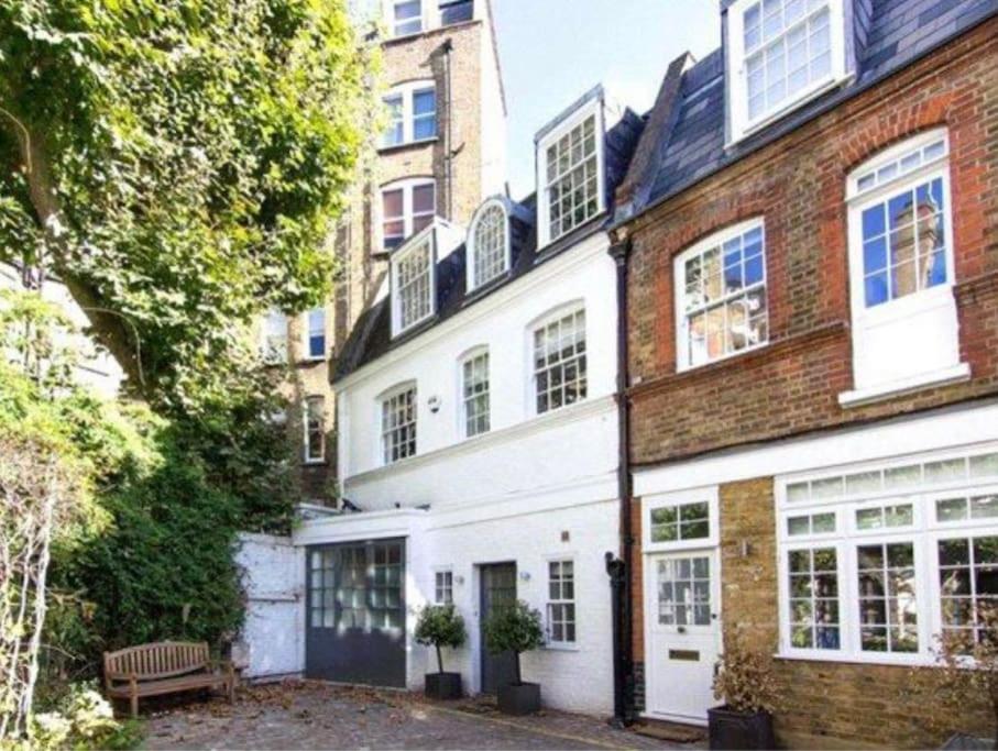 Stunning 4 Bed Mews House With Patio Сasa de vacaciones