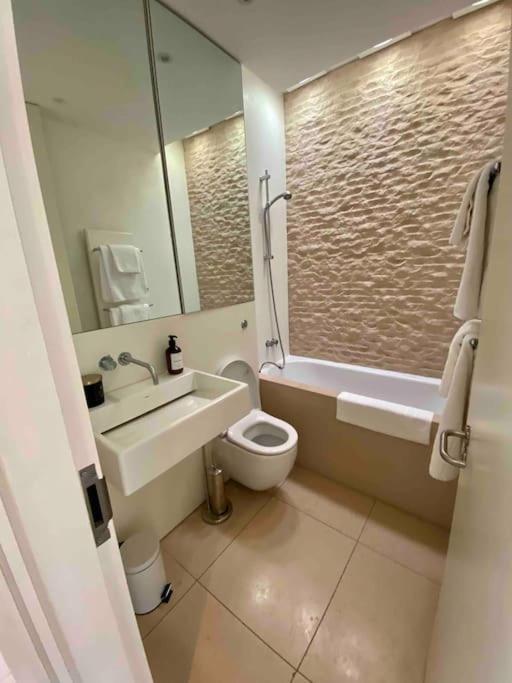 Stunning 4 Bed Mews House With Patio Сasa de vacaciones *